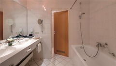 Guest room bath