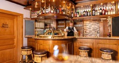 Victor's Bar
