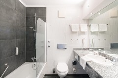 Guest room bath