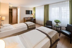 Twin bed room