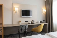 Variant Business Room