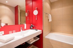 bathroom bathtub