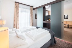 Suite bedroom