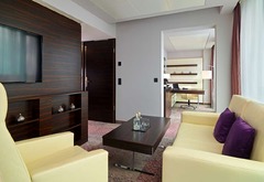 Suite living room