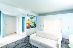 Corner room art suite