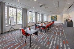 Seo Tafel hinter Moderator