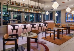 Bar Artelier lights on