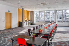 Seo Tafel hinter Moderator IV