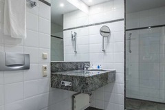 Guest Room - Bathroom
