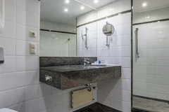 Superior Room - Bathroom
