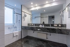 Superior Room - Bathroom