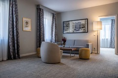 Suite - Livingroom