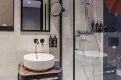 Single Standard Room Bathroom