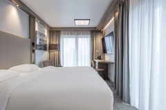 Standard Corner Room