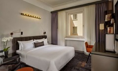 Superior room atrium view