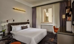 Superior room atrium view