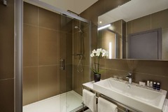Bathroom Superior Room with City view or Junior Su