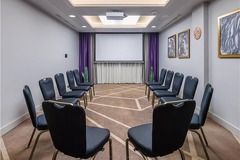 Plaza Suite Chaircircle