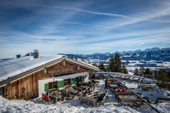 Weltcup-Hütte im Winter am Ofterschwanger Horn.