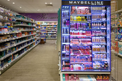 Non-Food, Tchibo, Drogerie
Auch im Non-Food-Bereich hat unser Supermarkt einiges zu bieten: In unserer Drogerieabteilung finden Sie beste Hygieneprodukte und eine Vielzahl an Kosmetika, darunter auch hochwertige Naturkosmetik.

Wir stehen Ihnen mit Rat un