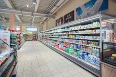 MILCHPRODUKTE
In unserer Abteilung für Molkereiprodukte präsentiert Ihnen unsere Region ein wahres Feuerwerk aus Geschmackserlebnissen. Unsere zahlreichen Käse-, Joghurt- und Puddingsorten stammen quasi direkt aus unserer unmittelbaren Nachbarschaft.  Unt