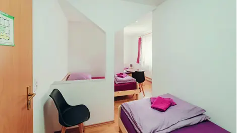 Dreibettzimmer mit Dusche/WC