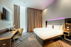 Premier Inn Wolfsburg City Centre hotel bedroom