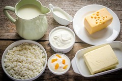 MILCHPRODUKTE, VEGAN & BIO
Fit durch den Tag: Molkerei-Produkte sind leicht, lecker und überraschend vielseitig. Ob Kefir, Joghurts, H- oder Heu-Milch – die Milch macht’s. Genießen Sie Molkerei-Produkte, die den Namen weißes Gold verdienen.