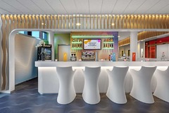 Lobby bar