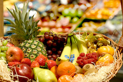 Obst- und Gemüseabteilung
Für unsere Obst- und Gemüseabteilung bekommen wir täglich frischen Nachschub. Einen Teil unserer knackfrischen Sorten bekommen wir von EDEKA selbst. Aber Regionalität steht auch in der Obst- und Gemüseabteilung an erster Stelle.