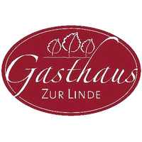 Moderne Zimmer mit Frühstücksbuffet