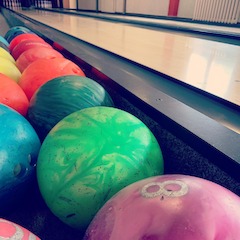 Bowlingbahn im Kulturbrauhaus KUBRA Bad Lobenstein. Die Eventlocation für Partys, Familien- & Firmenfeiern. Oder ein Abend auf der Bowlingbahn. KUBRA inBad Lobenstein im Saale Orla Kreis in Thüringen