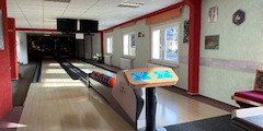 Unsere 2 Bowlingbahnen im KUBRA Bad Lobenstein. Die Eventlocation für Partys, Familien- & Firmenfeiern. Oder ein Abend auf der Bowlingbahn. KUBRA inBad Lobenstein im Saale Orla Kreis in Thüringen