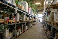 WIR SIND SEHR BREIT AUFGESTELLT
Wir sind Lebensmittelgroßhändler im B2B Bereich für Lebensmittel fast aller Art aus Portugal, Spanien und vielen Ländern Lateinamerikas. Unsere beliebte Non-Food-Sparte enthält zudem Utensilien und Produkte, die für Ihr Gew