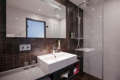 Cosy Small Room Bathroom