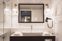 Standard Room bathroom