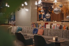 Lütze Bar seating area