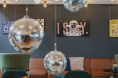 Lütze Bar area detail