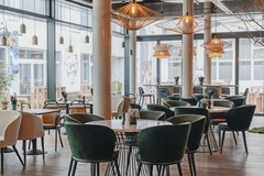 Lütze Bar seating area