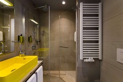 Guest Room Bathroom