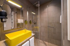 Guest Room Bathroom