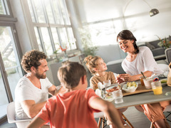 Morgengold Frühstückdienste ist Ihr Brötchenlieferservice in Jena und Umgebung. Wir liefern Ihnen frische Brötchen direkt an die Haustüre - auch an Sonntagen und Feiertagen. 

Frühstück bestellen, Frühstücksservice, Frühstück Lieferservice, Brötchen Liefe