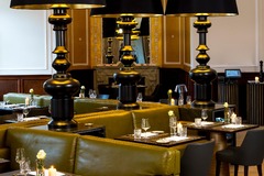 Im „Blüchers 1842“ genießen Sie Gaumenfreuden der Spitzenklasse. Das Restaurant verdankt seinen Namen der Geschichte des Hauses, das einst „Schloss Blücher“ hieß.