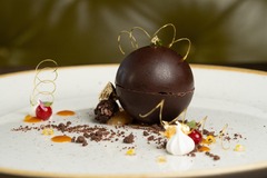 Das falstaff Ranking zählt das Blüchers mit 84 Punkten (2025) zu den besten Restaurants in Mecklenburg-Vorpommern.