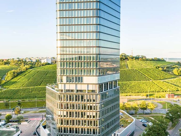 Radisson Blu Hotel at Porsche Design Tower Stuttga: Radisson Blu Hotel at Porsche Design Tower Stuttgart