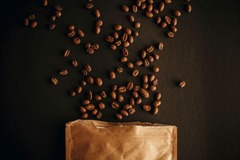 EDEKA Lätsch Ellerau

Tchibo
Neben erstklassigem Kaffee, der für höchsten Genuss steht, bietet dir unsere Tchibo-Abteilung eine breite Palette an Non-Food-Produkten, die zumeist wöchentlich wechseln. Von Mode über Haushaltswaren bis hin zu Elektronik und 