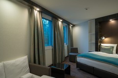 Hotel Motel One Berlin-Tiergarten - Room