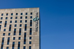 Hotel Motel One Hamburg-Alster - Exterior