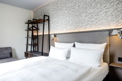Hotel Motel One Hamburg-Alster - Room