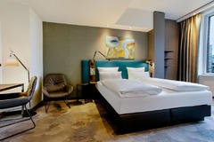 Hotel Motel One Wiesbaden - Room